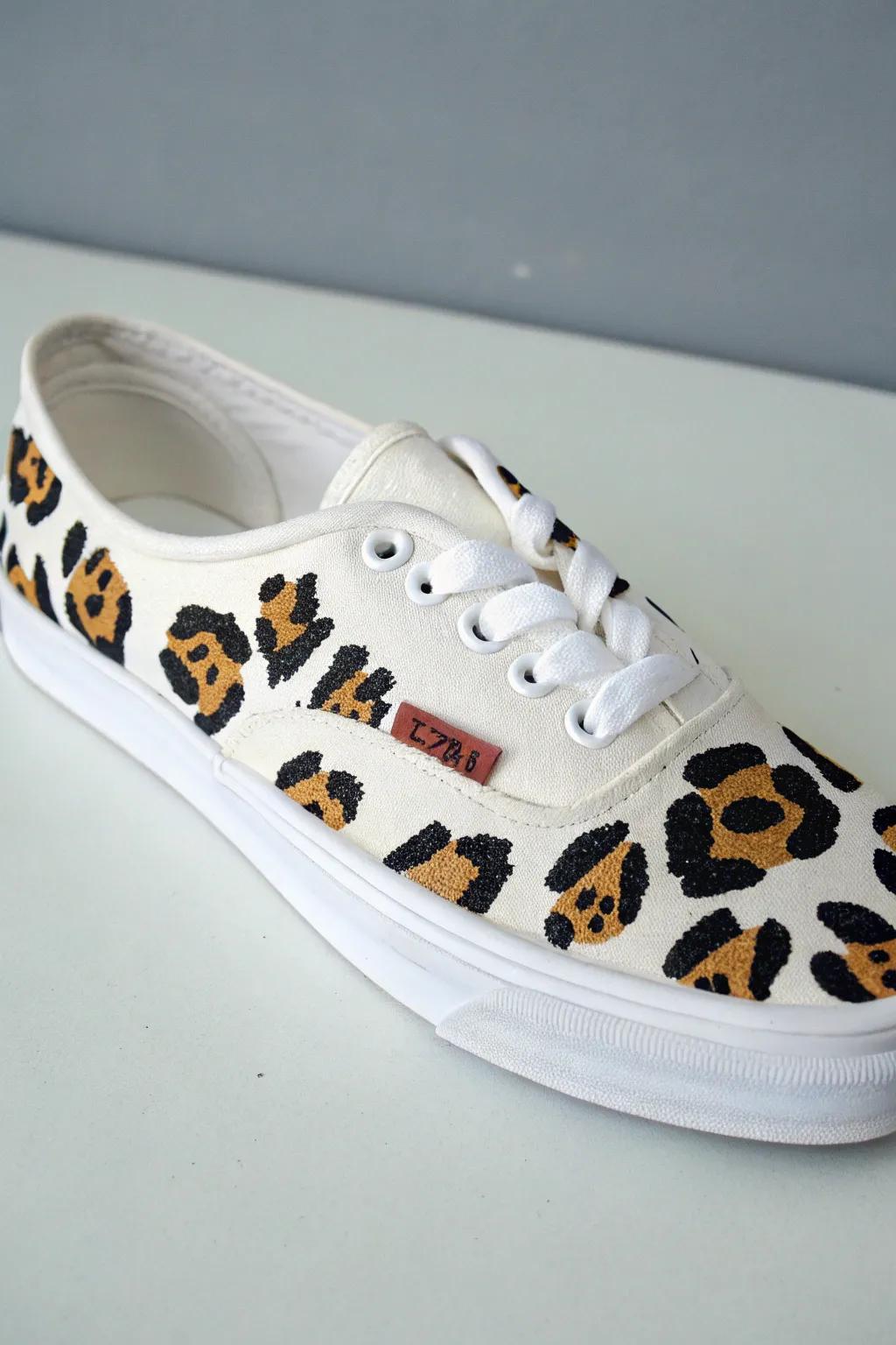 Unleash your wild side with these fierce hand-painted leopard spots! 🐆✨ #LeopardPrint #CustomShoes #BohoChic