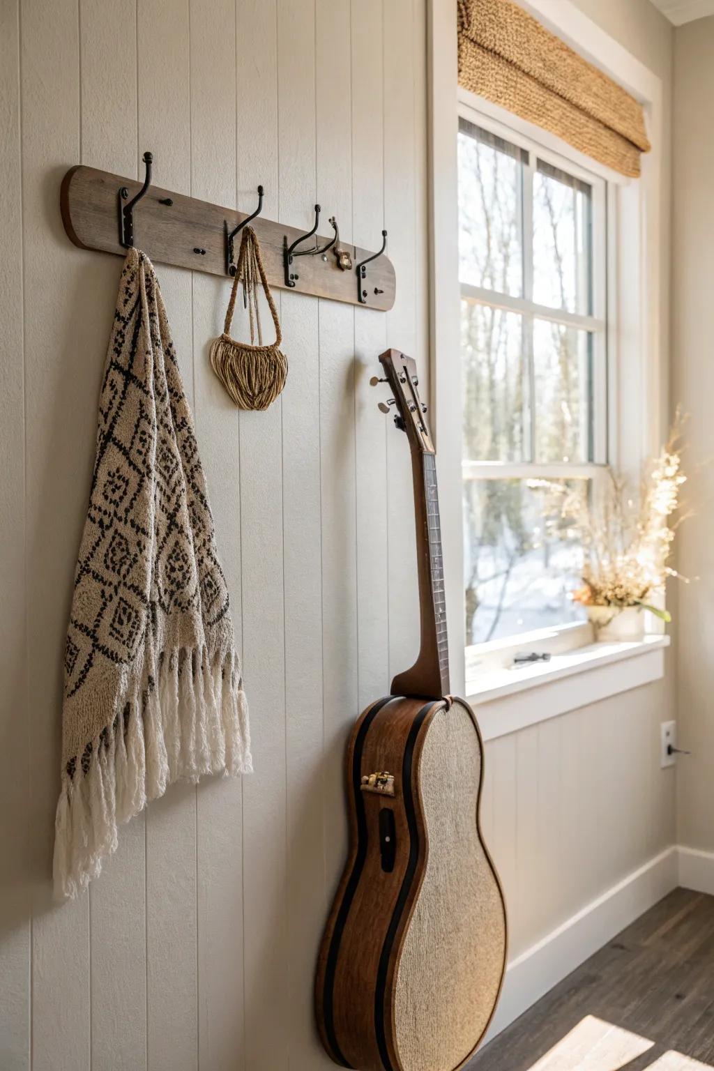 Elevate your guitar storage with minimalist elegance and a touch of boho charm. 🎸✨
