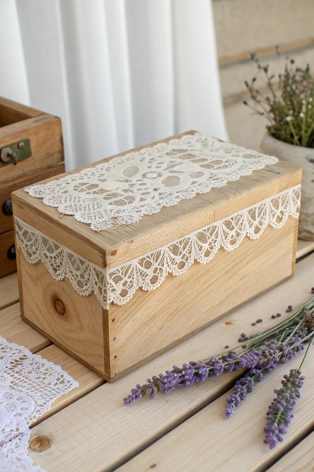 Transform your box with a vintage lace effect, blending elegance with minimalist charm.