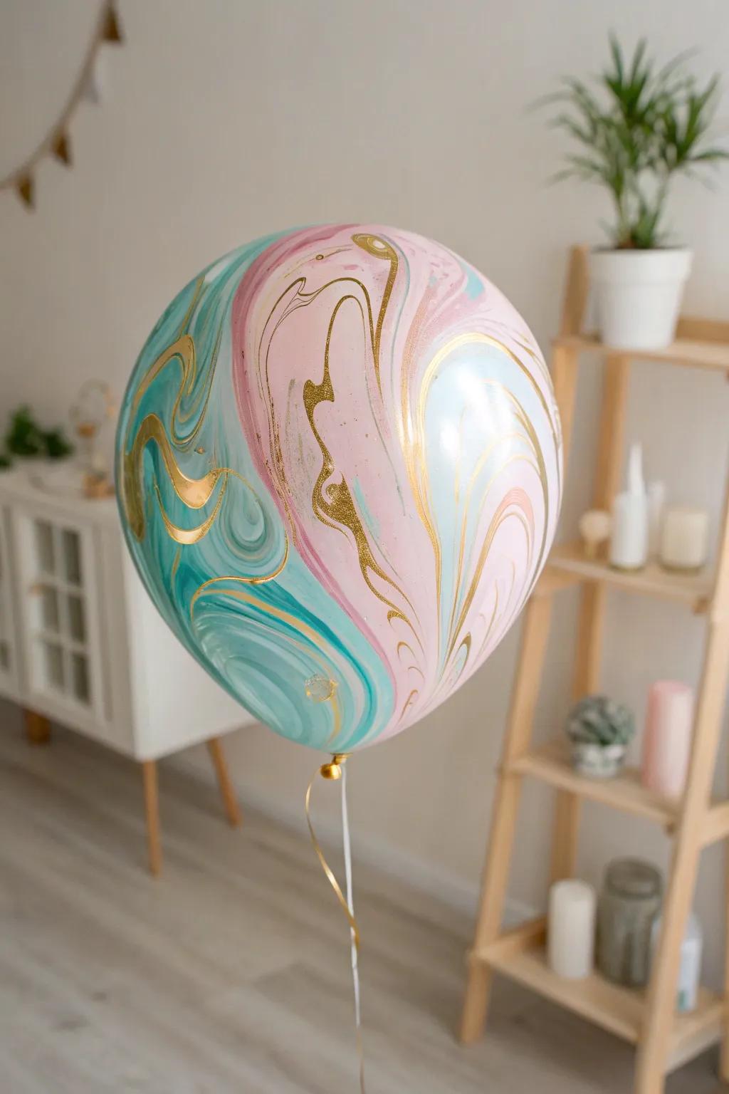 Elevate your decor with the elegance of marbled balloons - a perfect blend of artistry and simplicity.