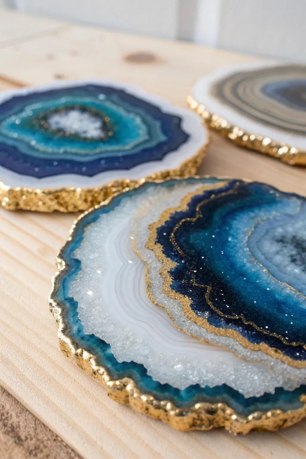 Add a touch of natural elegance to your home with these breathtaking geode-inspired epoxy coasters!