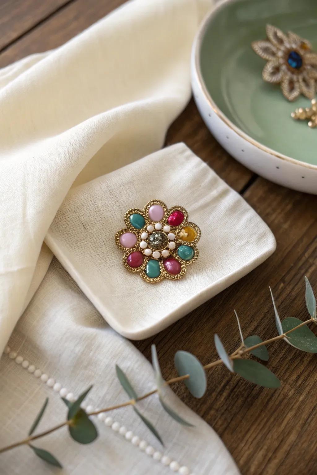 Embrace the beauty of spring with this exquisite floral brooch, a perfect blend of simplicity and craftsmanship.