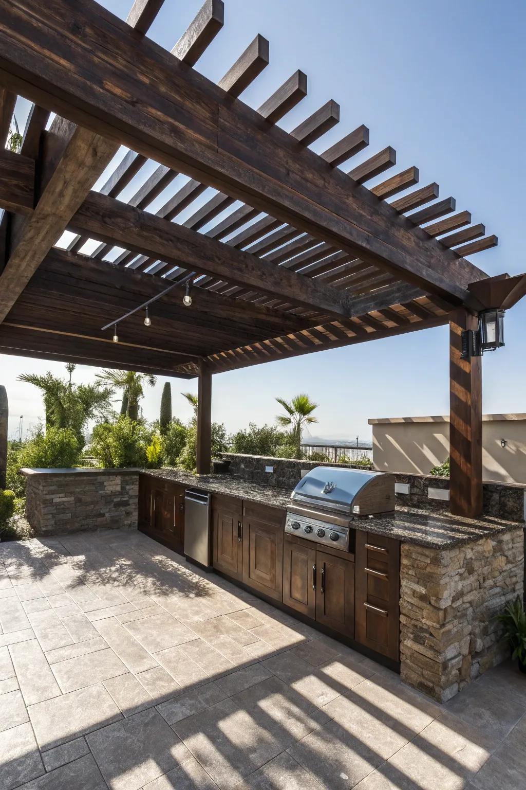 Elevate your outdoor cooking experience with a pergola-covered kitchen masterpiece.