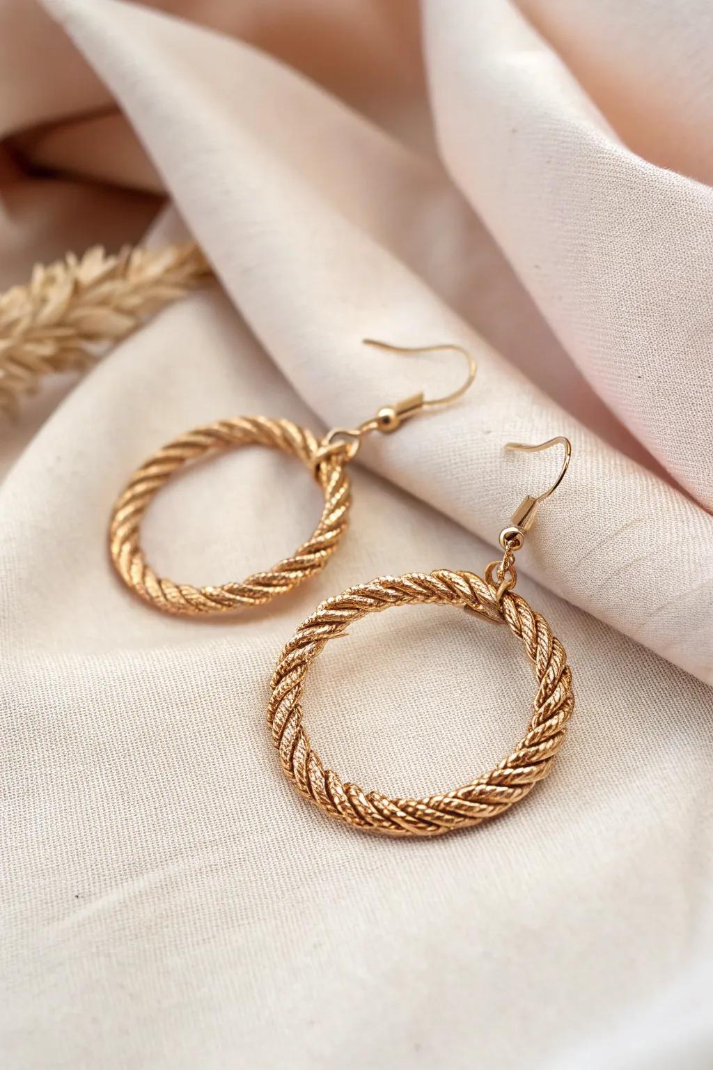 Twist and Shine: Discover the elegance of handcrafted wire earrings.