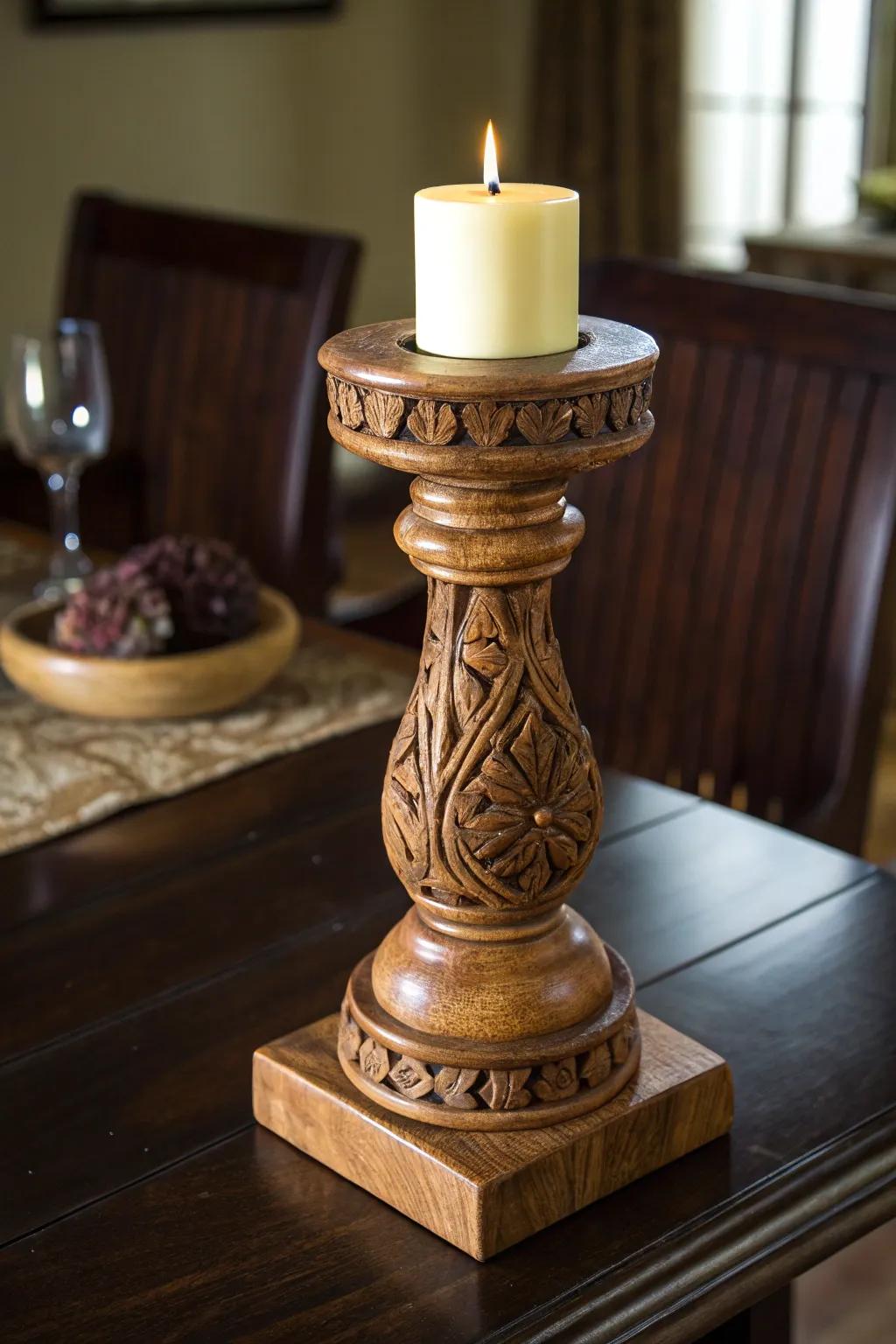 Illuminate your space with elegance: Handcrafted candle holders from reclaimed wood.