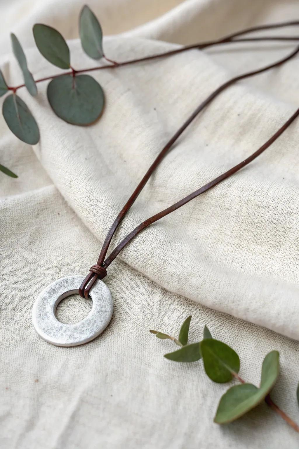 Transform simple hardware into chic elegance with this DIY washer pendant necklace.