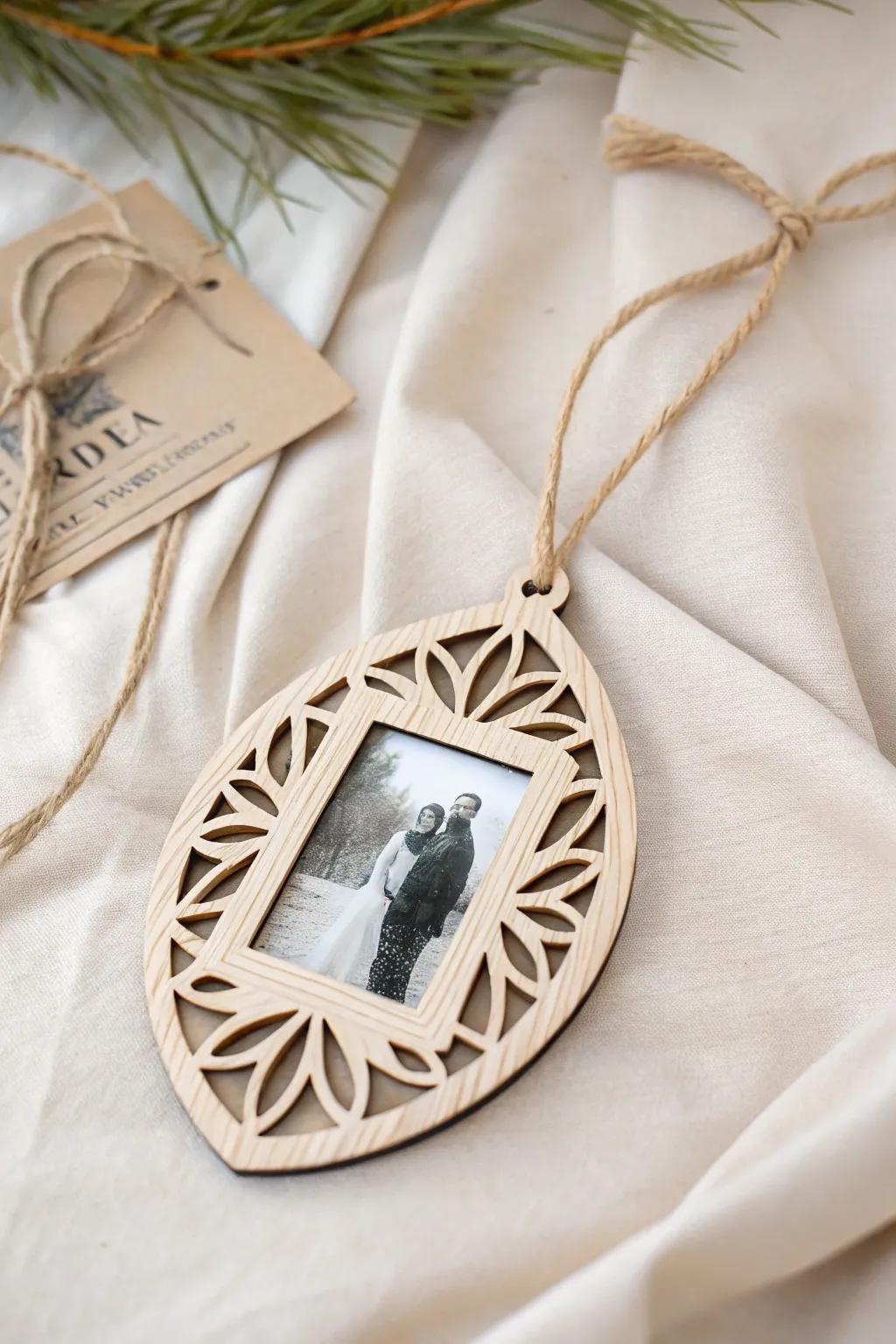 Capture cherished memories with these elegant photo ornaments, a perfect blend of simplicity and personal touch.
