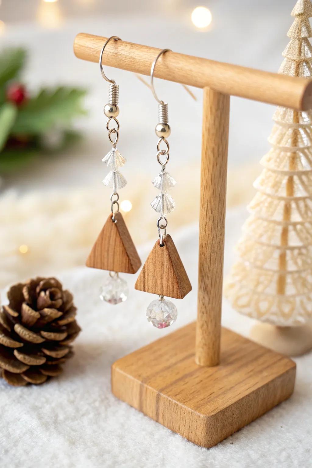 Add a touch of festive sparkle with these handcrafted minimalist earrings, perfect for the holiday season!