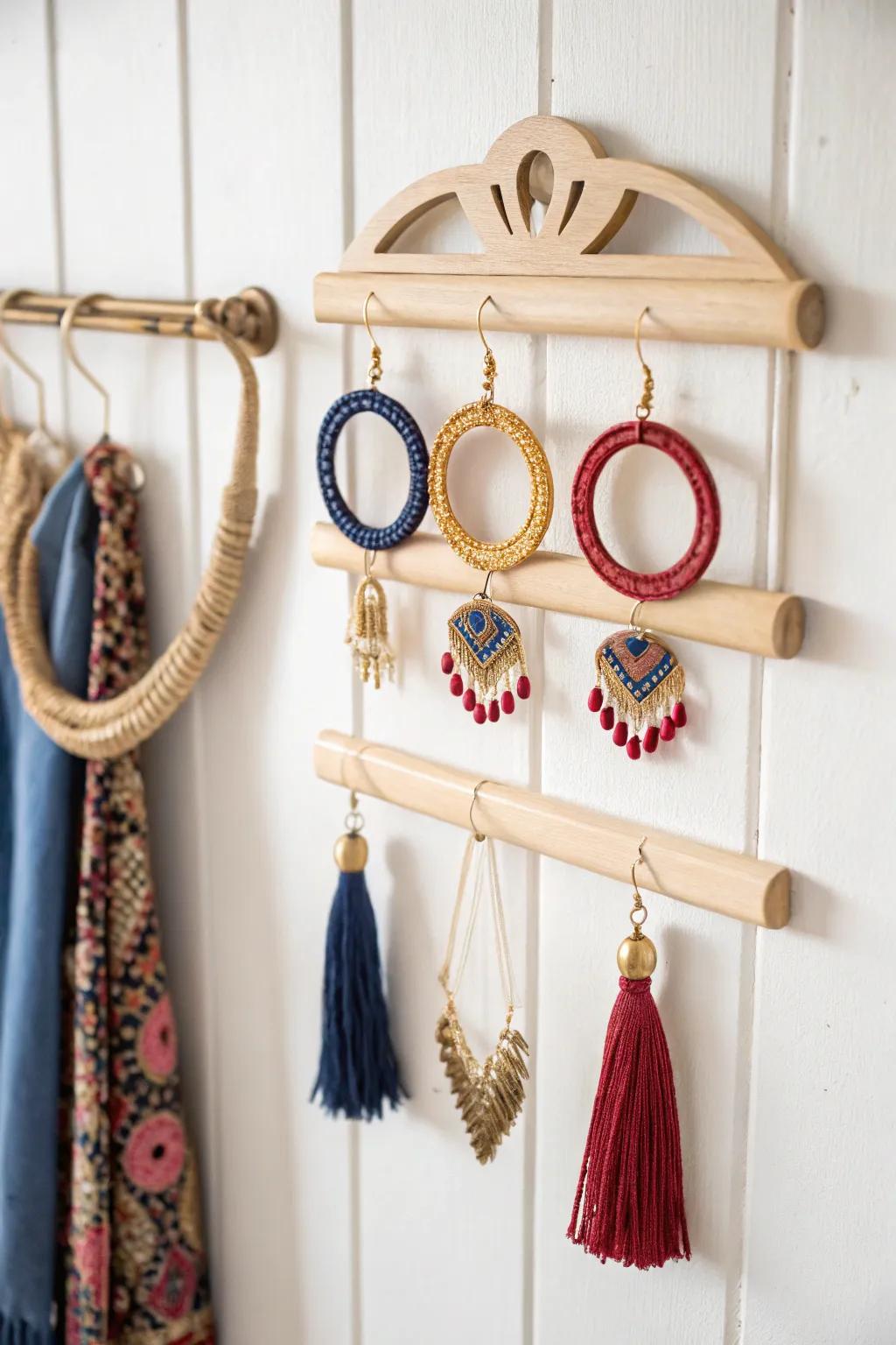 Elevate your earring organization with minimalist elegance and a touch of boho flair. Discover the beauty in simplicity and craftsmanship.