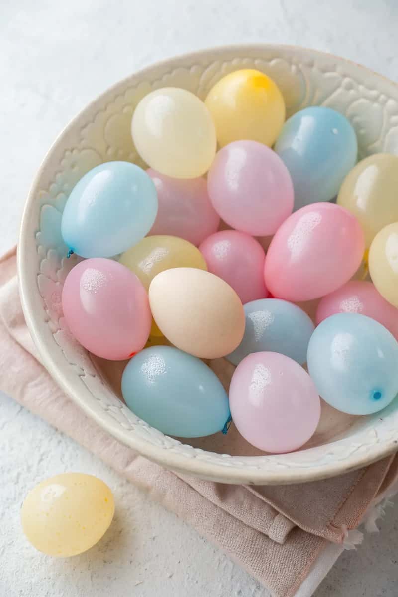 A gentle embrace: the art of protecting with simplicity and style.